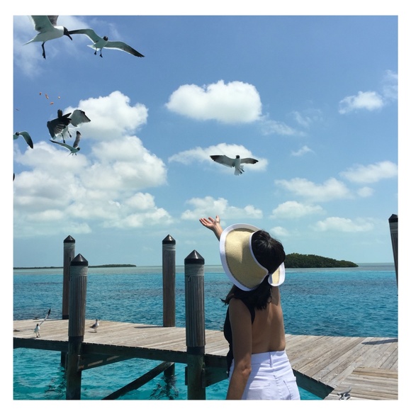 Meet your Posher, Essencia Accessories - Picture 5 of 5